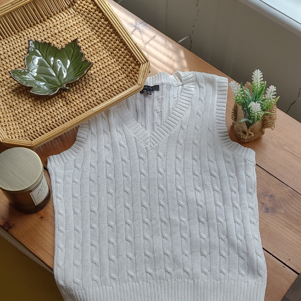 Love Tree Cable Knit Vest